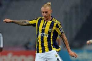 "Kjaer, yıllık 4 milyon avroya imza attı"
