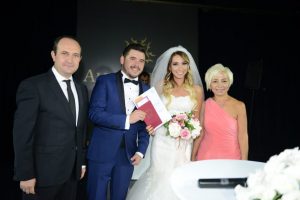 Ceren Tekyıldız ve Batuhan &Ouml;zkelebek mutlu g&uuml;n&uuml;...
