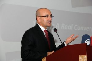 "T&uuml;rkiye t&uuml;m olumsuzluklara rağmen b&uuml;y&uuml;yor"