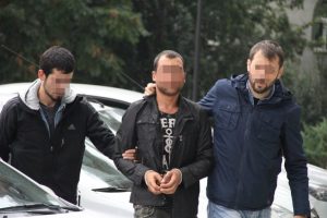 Uyuşturucu satarken yakalandı