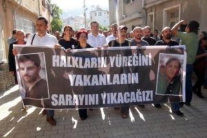 Patlamada &ouml;len Necla Duran, son yolculuğuna gelinlikle uğurlandı