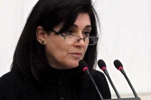 "Acımız &ouml;fkemiz b&uuml;y&uuml;k ama, umutlarımız daha da b&uuml;y&uuml;k"