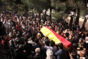 Ter&ouml;r kurbanı 3 kişi, Suru&ccedil;'ta g&ouml;zyaşlarıyla uğurlandı