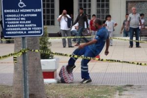 Polisin &ouml;nlemi provokasyonmuş: Ya bomba olsaydı