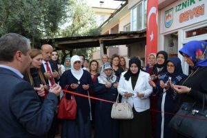 Bursa İznik'te "Sevgi Marketi" a&ccedil;ıldı
