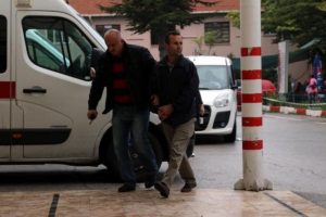 'Elle taciz' iddiasıyla tutuklandı