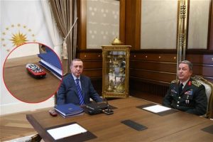 Erdoğan'ın masasında dikkat &ccedil;eken detay