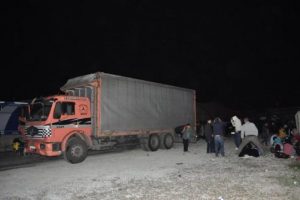 Otoparka terkedilen TIR'dan 200 Suriyeli &ccedil;ıktı