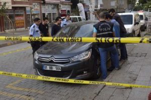 Silahlı saldırıya uğrayan doktor &ouml;ld&uuml;
