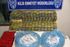 Kilis'te t&uuml;fek ve uyuşturucu hap operasyonu