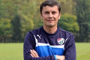 Bursaspor'un altyapı sorumlusu &Uuml;nal, g&ouml;revinden ayrıldı