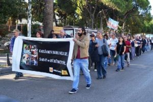 Ankara'daki ter&ouml;r saldırısı Ayvalık'ta lanetlendi