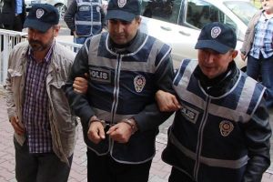 3 kez &ouml;m&uuml;rboyu h&uuml;k&uuml;ml&uuml;s&uuml; Bolu'da yakalandı