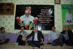 AK Parti adayları Diyarbakır'da STK'ları ziyaret etti