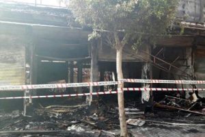 Alanya'daki yangında 7 işyeri yandı