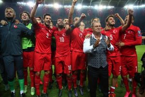 Millilerin sevinci fotoğraflara b&ouml;yle yansıdı