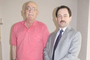 Tekerlekli sandalye ile geldi, y&uuml;r&uuml;yerek &ccedil;ıktı