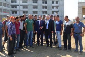 'Toplu intihara' kalkışan taşeron iş&ccedil;ilerin &uuml;cret sevinci