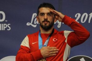 Şampiyon olimpiyat madalyasıyla bırakmak istiyor