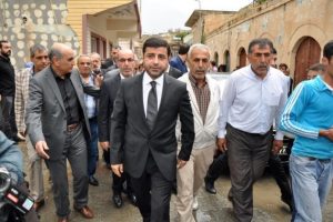 Demirtaş: Kan emici ve b&ouml;l&uuml;c&uuml; değiliz