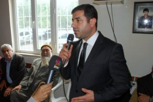 Demirtaş'tan şaşırtan teşekk&uuml;r
