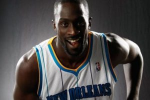 Pops Mensah-Bonsu basketbola veda etti
