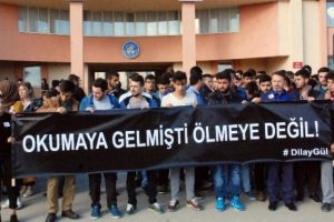 &Ouml;ğrenci arkadaşları Dilay i&ccedil;in y&uuml;r&uuml;d&uuml;