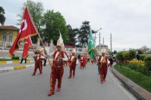 Mehter takımına 1.70 boyunda erkek memur aranıyor
