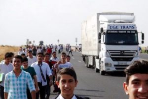 Nusaybin'de &ouml;ğrencilerin tehlikeli okul yolculuğu