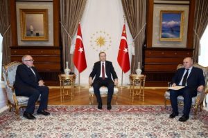 Erdoğan Timmermans ve Avramopulos'u konuk etti