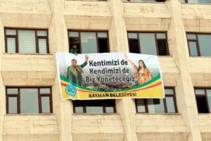 "Bakanlığın g&ouml;revden alma kararını tanımıyoruz"