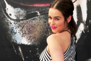 Emilia Clarke yaşayan en &ccedil;ekici kadın oldu...