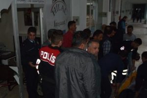 Karab&uuml;k'te sopalı arsa kavgası: 13 yaralı