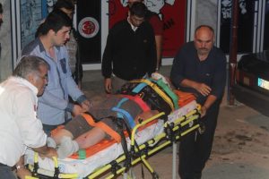 Balkondan d&uuml;şen yaşlı adam yaralandı