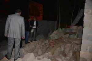 Konya'da yıkılan duvarın altında &ouml;ld&uuml;