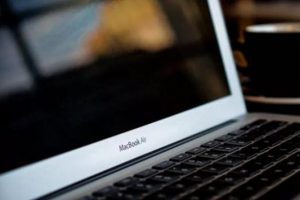 Microsoft'tan eski laptopunu getirene 200 dolar