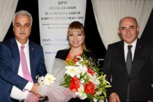 "Belirsizlik ve k&ouml;t&uuml; ekonomi belimizi b&uuml;kt&uuml;"