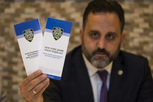 New York polisinden T&uuml;rk&ccedil;e "bilgilendirme"