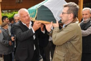 Fatih &Ccedil;ekirge'nin annesi son yolculuğuna uğurlandı