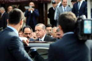 Uzaktaki kamera merak uyandırdı