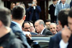 Uzaktaki kamera merak uyandırdı