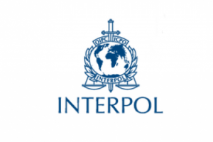 Interpol'&uuml;n aradığı ka&ccedil;ak, yoğun bakımda yakalandı