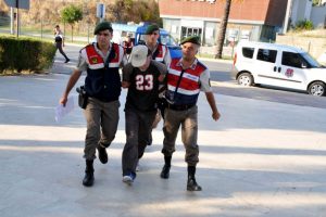 Cezaevi firarisi &ccedil;alıştığı inşaatta yakalandı