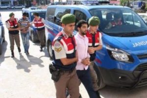 Mersin'de PKK operasyonu: 3 g&ouml;zaltı!