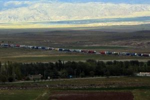 İran sınırında 16 kilometrelik tır kuyruğu