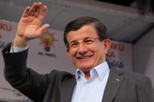 "Onlar her şeyin karşısında"