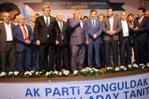 MHP'den istifa eden belediye başkanı 100 kişiyle AK Parti'ye ge&ccedil;ti