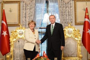 Erdoğan ile g&ouml;r&uuml;şen Merkel: "&Ccedil;ok faydalı ge&ccedil;ti"