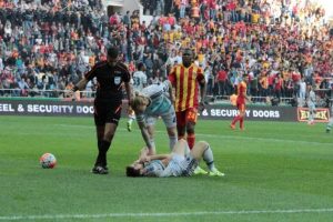 Fener'e galibiyeti getiren gol Van Persie'den geldi