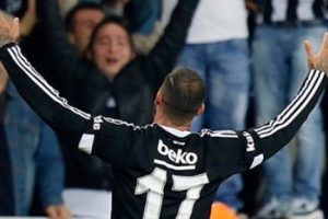 Beşiktaş &Ccedil;aykur Rizespor karşılaşmasından sonra zirveye kondu